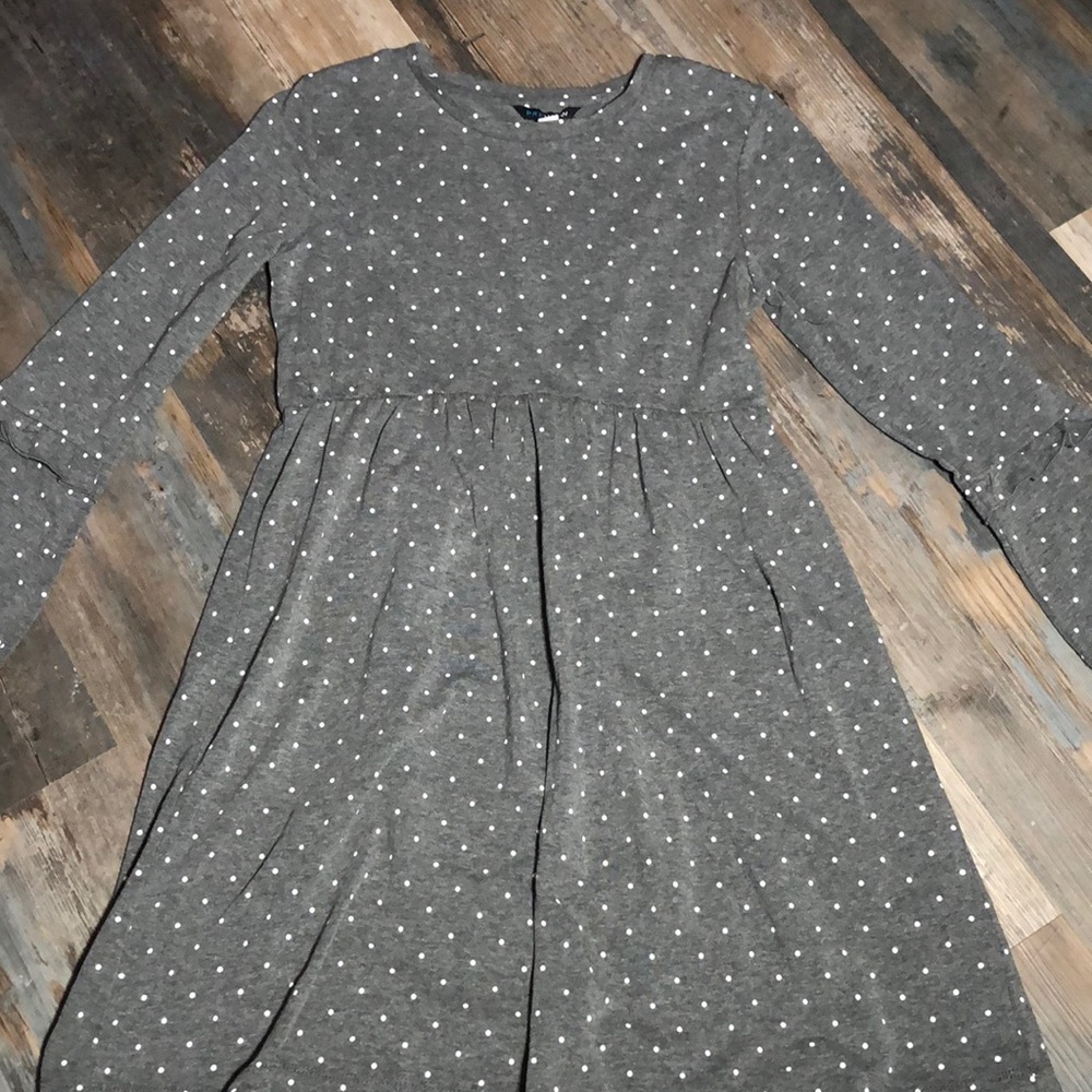 NWOT Girl’s grey & white polka dot dress